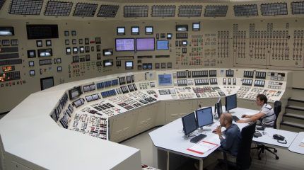 La energía nuclear es la fuente de generación eléctrica que más emisiones contaminantes evita