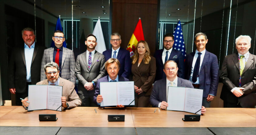 Firma acuerdo combustible